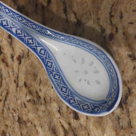 Vintage Chinese small sauce 2 bowls across 4 inches, height 1 inche - Picture 8 of 8